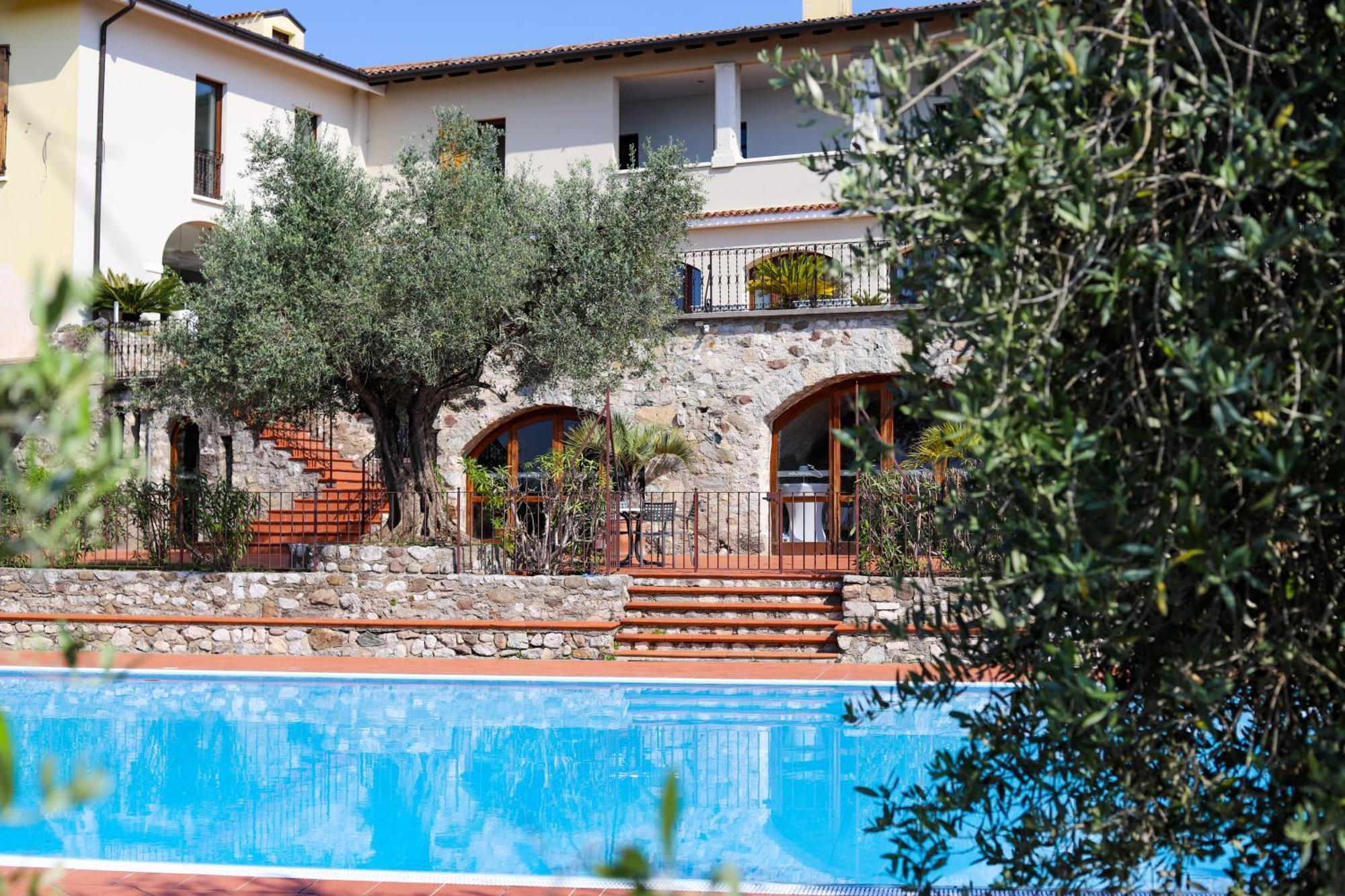 San Rocco Relais Aparthotel Сояно дел Лаго Екстериор снимка