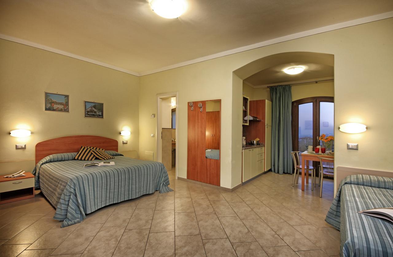 San Rocco Relais Aparthotel Сояно дел Лаго Екстериор снимка