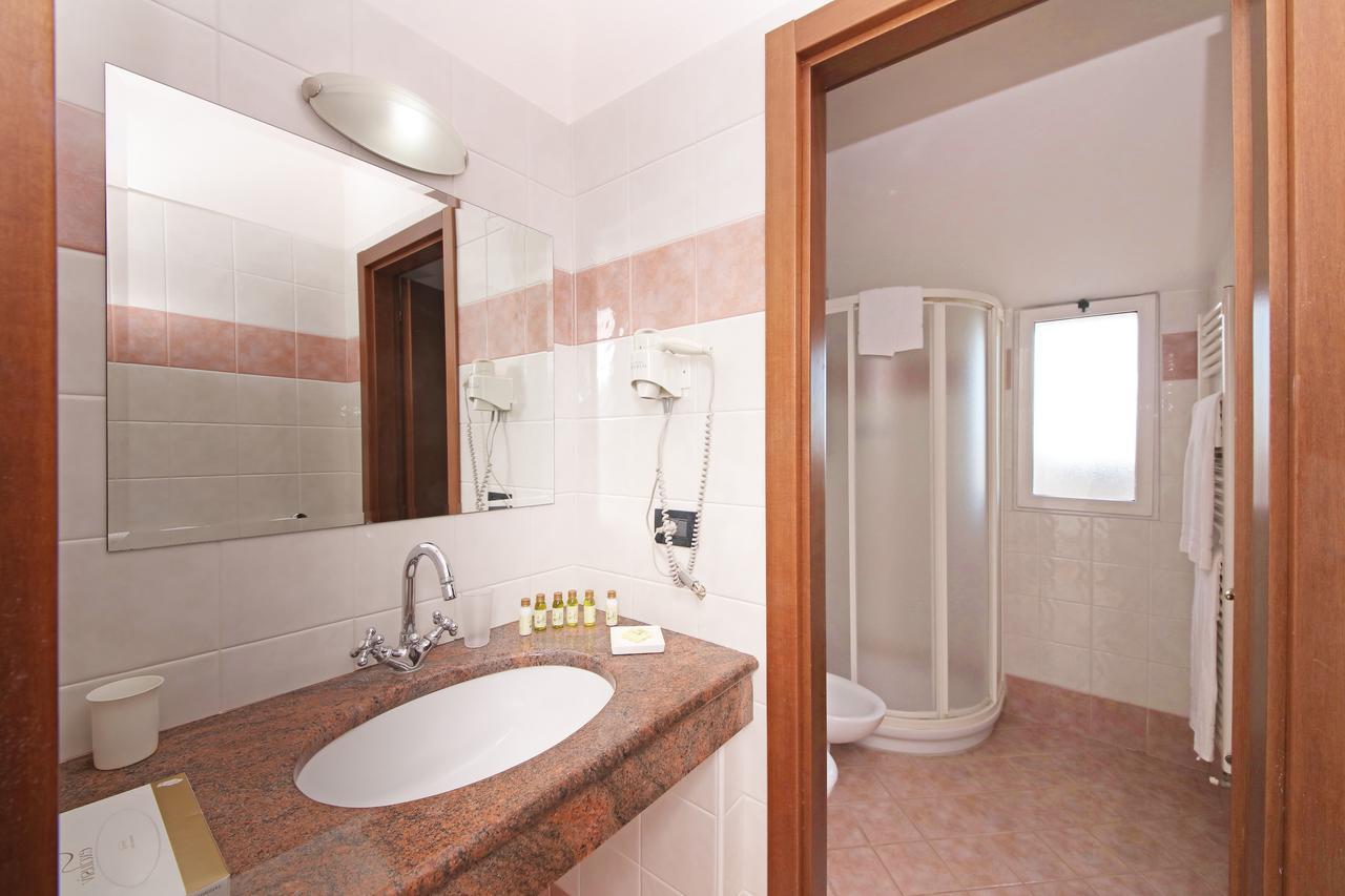 San Rocco Relais Aparthotel Сояно дел Лаго Екстериор снимка
